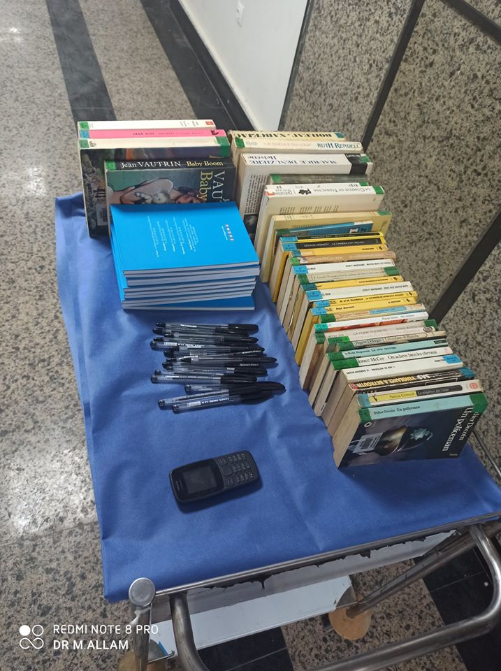 الكتب في غرض حجر المصابين الفرنسيين