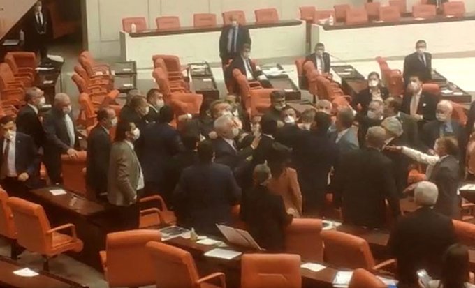 شجار داخل البرلمان التركي