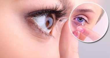 عدسات لاصقة