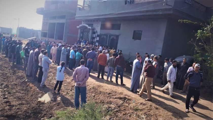 تجمهر أهالى قرية شبرا البهو فى الدقهلية 