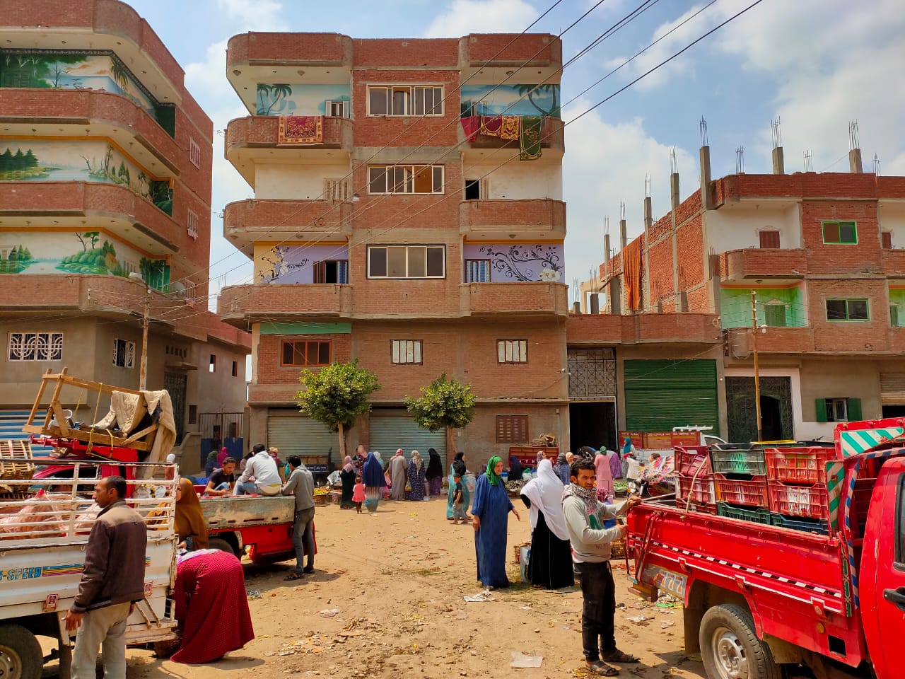 رئيس بلبيس يفض سوق البلاشون وعزبة السرايا