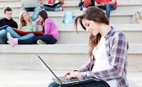 طلاب جامعات 