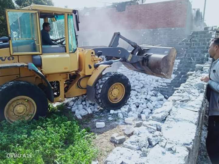 إزالة التعديات على الأراضي الزراعية