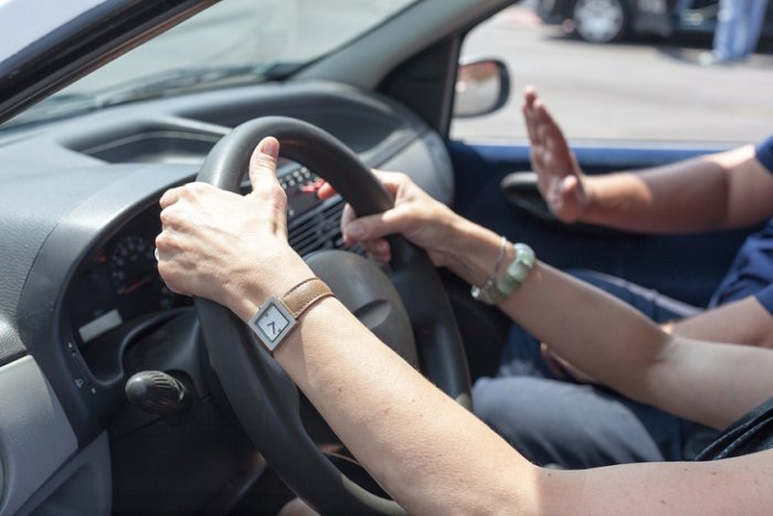 الطرق الصحيحة لقيادة السيارة الأوتوماتيك