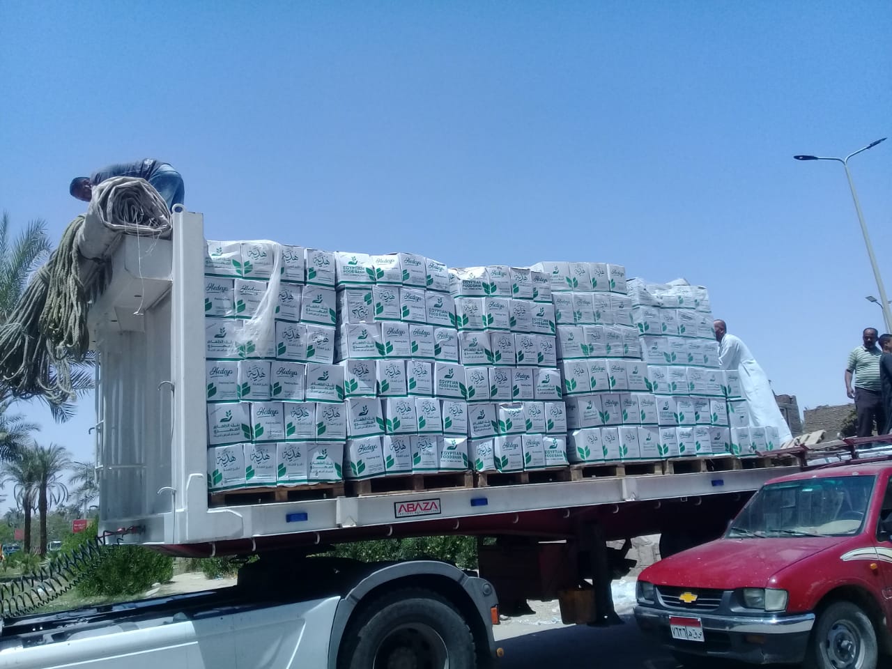 2000 كرتونة مواد غدائية من بنك الطعام لفقراء الأقصر