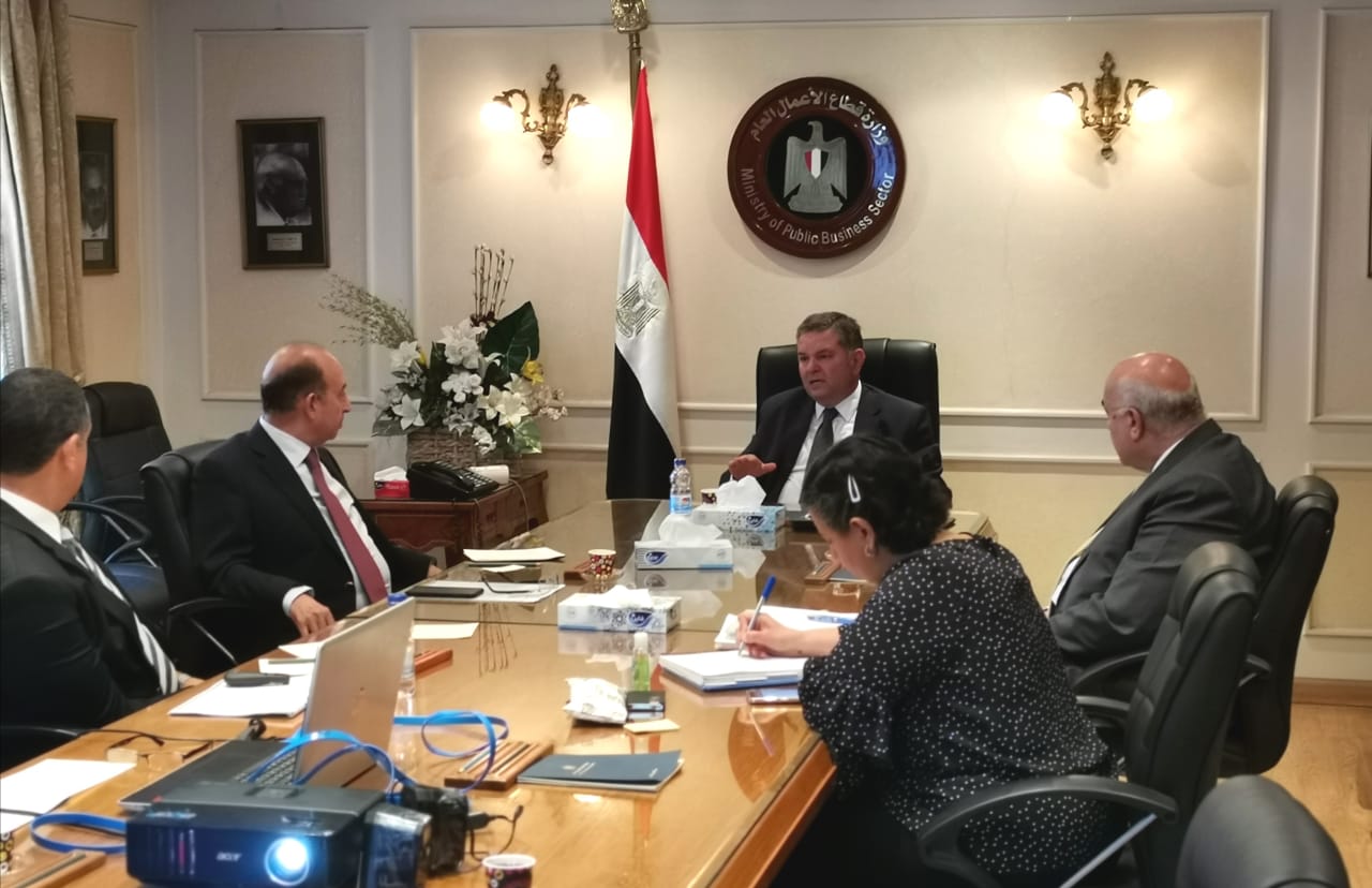 وزير قطاع الاعمال العام 
