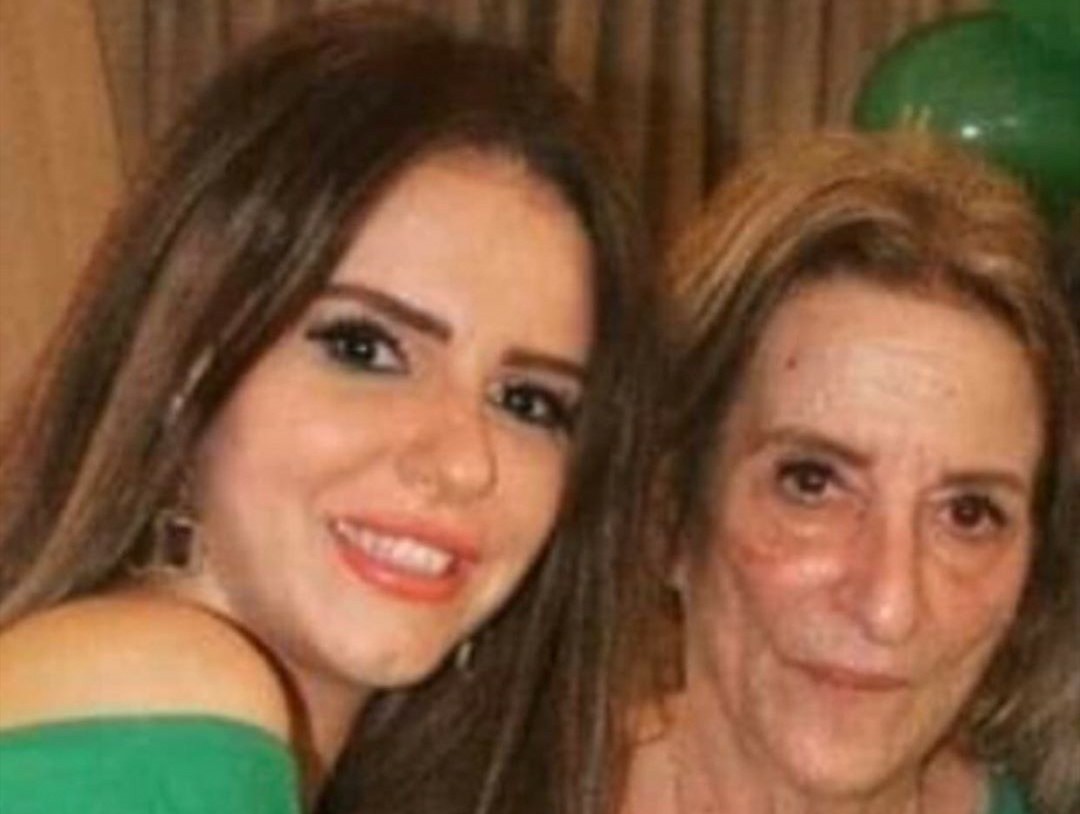 دنيا عبد العزيز ووالدتها