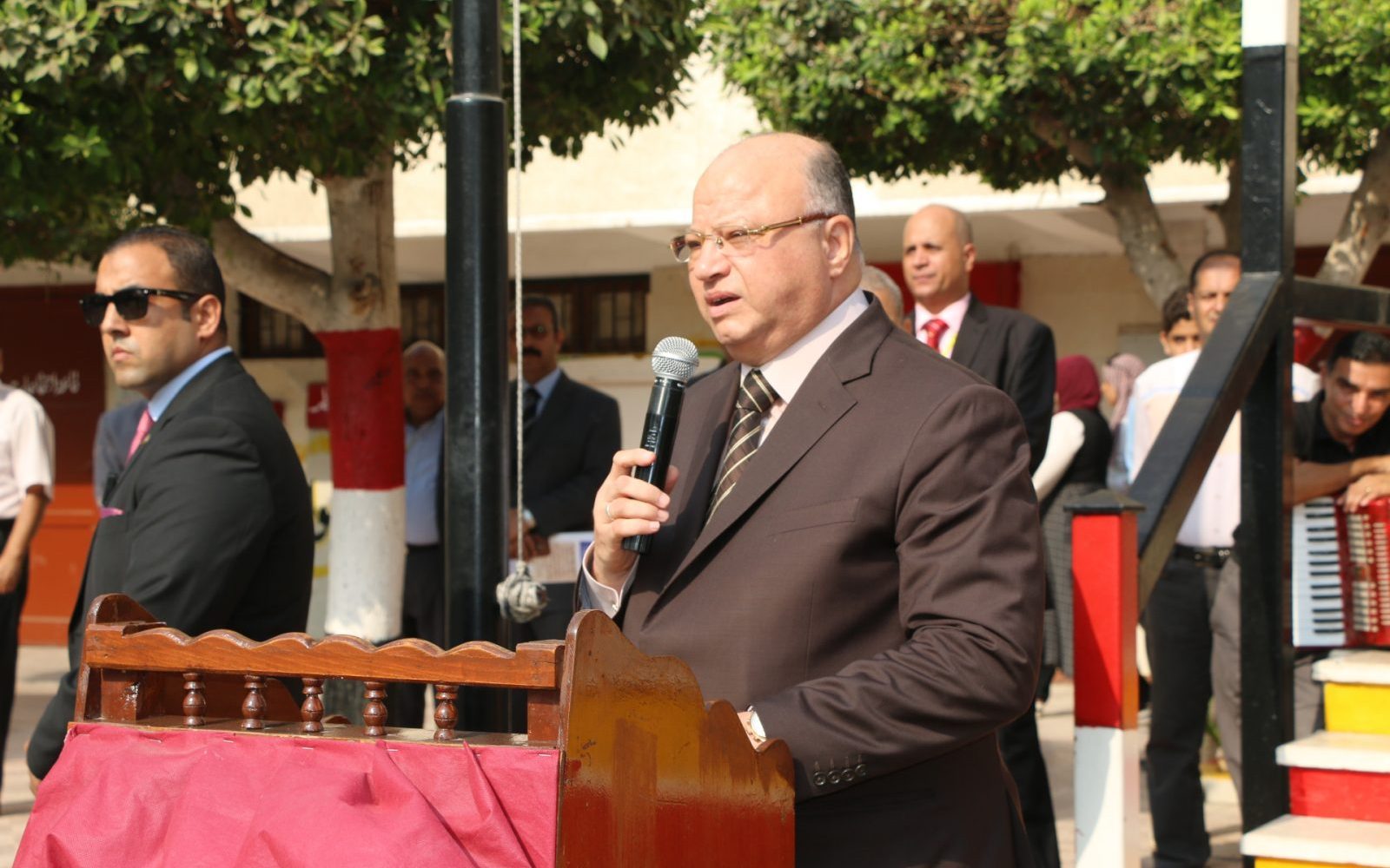 محافظ القاهرة: تخصيص عدد من المدارس لصرف منحة العمالة