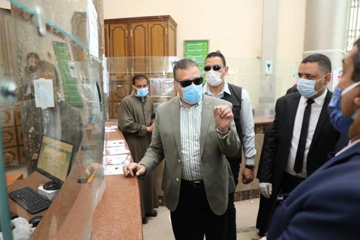 محافظ المنوفية يطمئن على إنتظام صرف منحة العمالة غير المنتظم