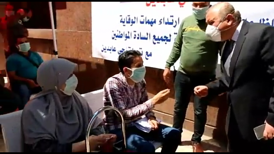 انتظام المواطنين خلال صرف منحة العمالة غير المنتظمة بالقاهرة