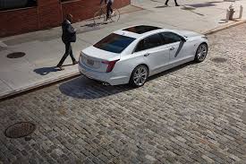  لماذا يختلف صوت السيارة عند الرجوع إلى الخلف؟ 