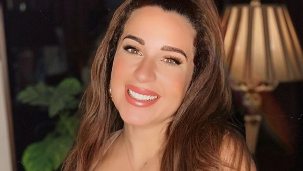 اسما شريف منير 
