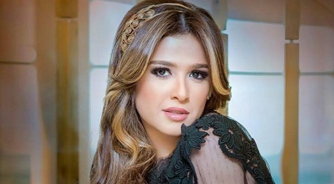 ياسمين عبد العزيز