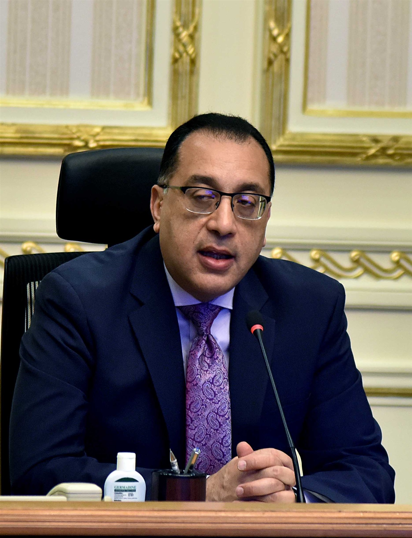 اجتماع رئيس الوزراء مع المحافظين