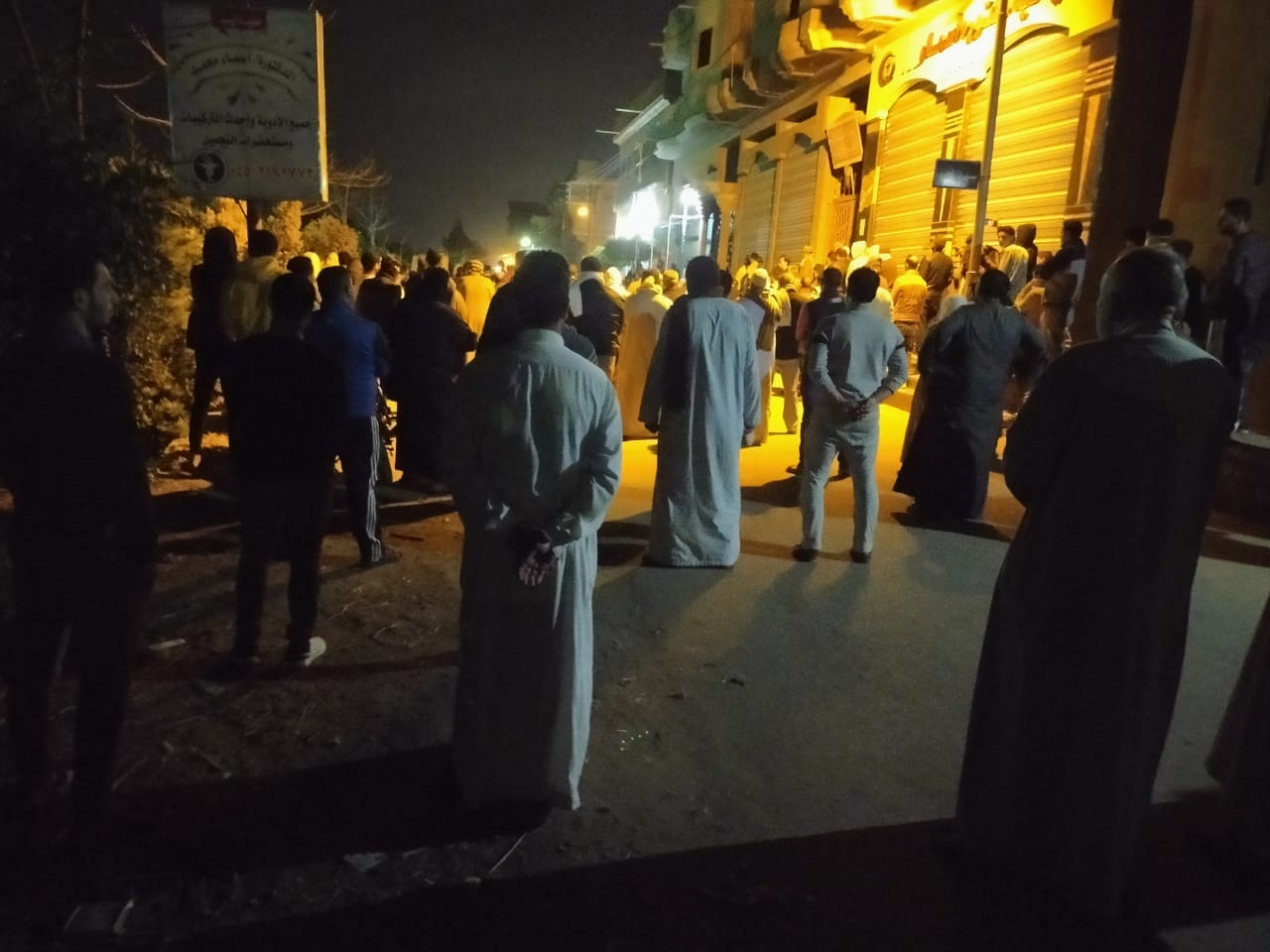 أهالى قرية بولين بكفر الدوار يشيعون جثمان ثانى ضحية لكورونا