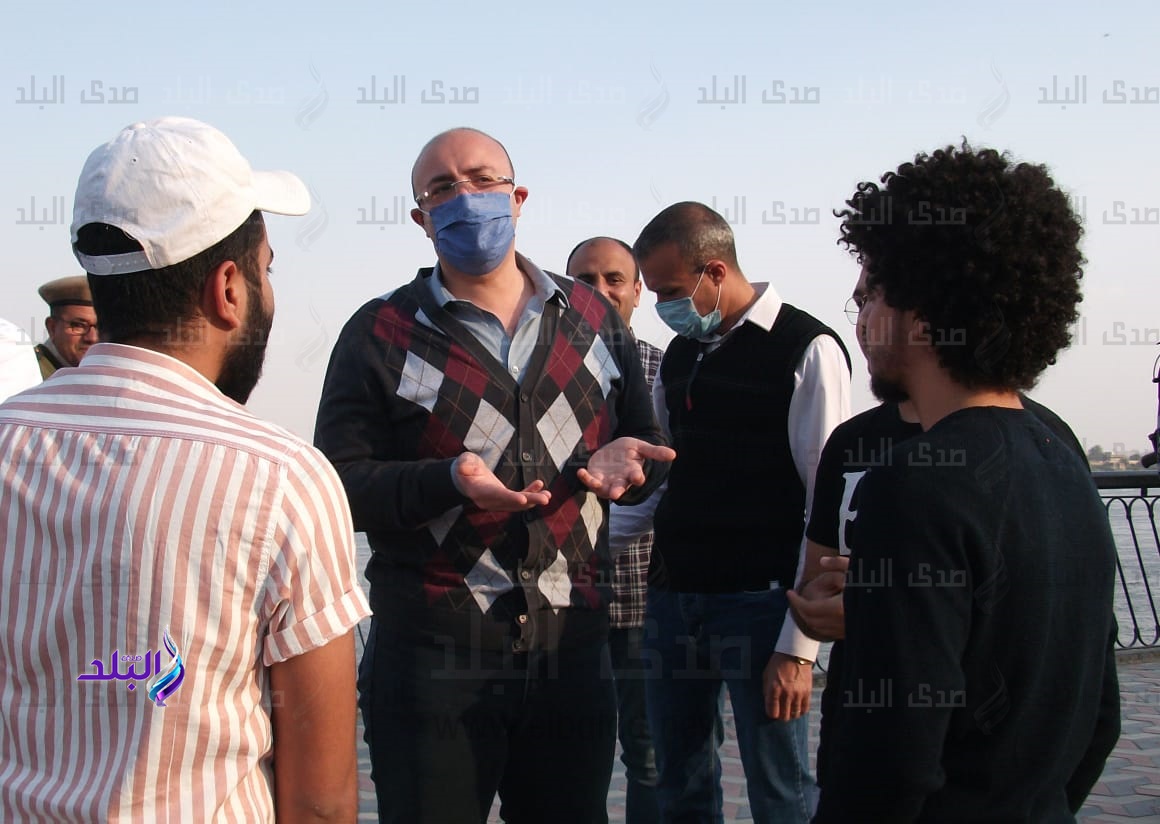 محافظ بني سويف للشباب: ميصحش كدة ولازم تكونوا قدوة 