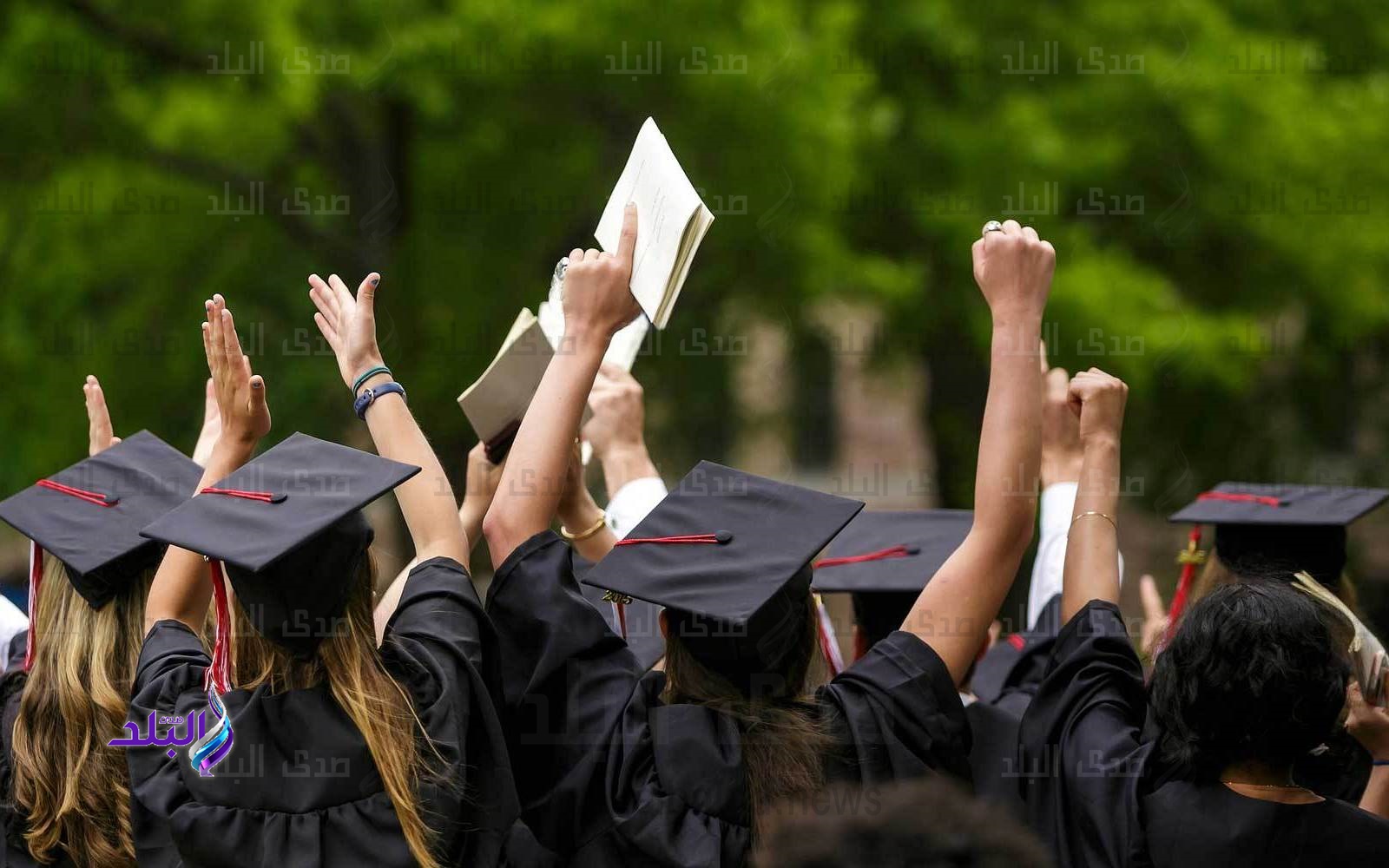 قرارات حاسمة لطلاب الجامعات