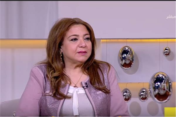 عميدة كلية الاداب جامعة حلوان 