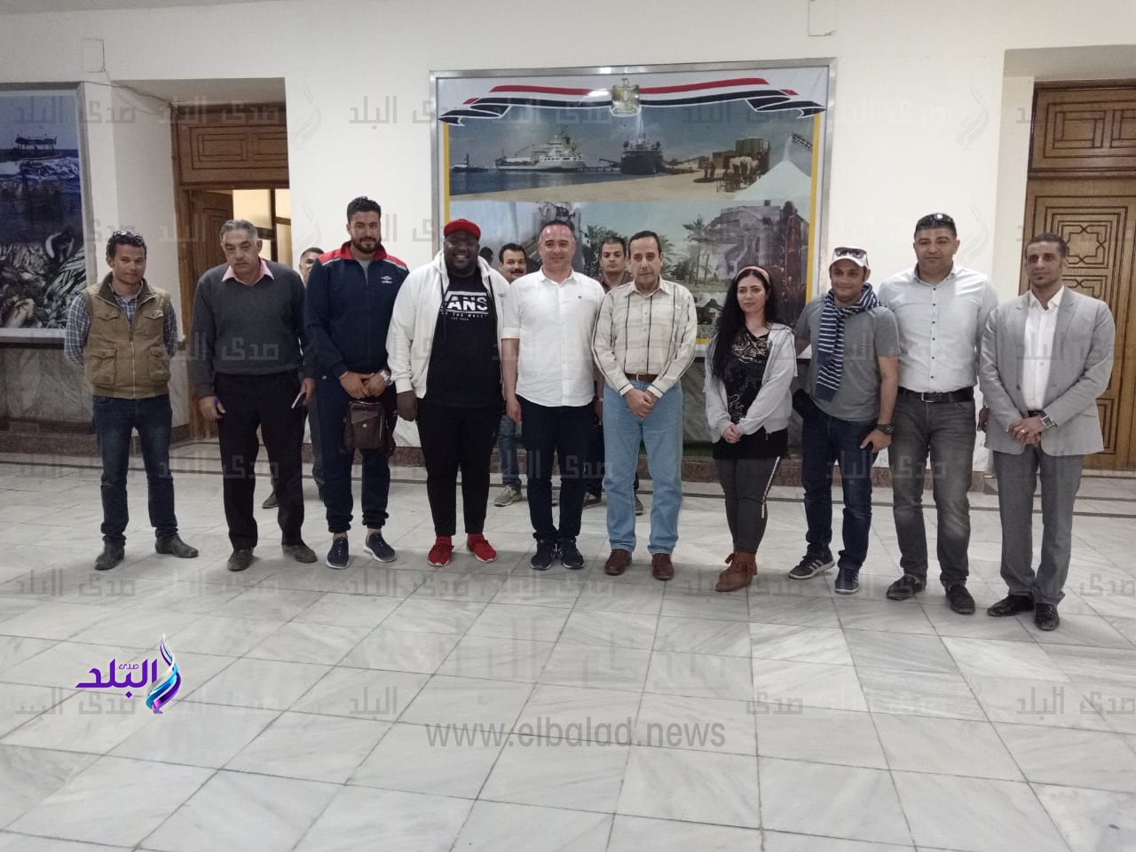 محافظ شمال سيناء يلتقى بفريق أوبريت يا طير السمان