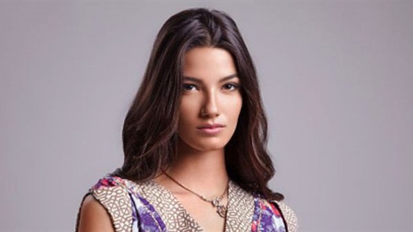 تارا عماد 