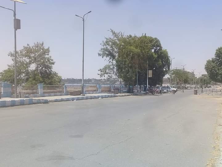  الشوارع خالية