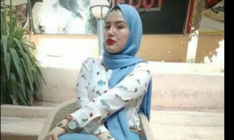 الطالبة خنين حسام