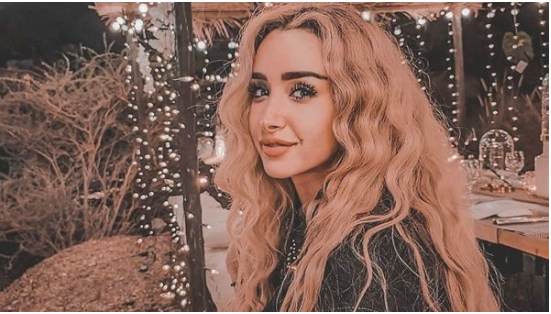  هنا الزاهد