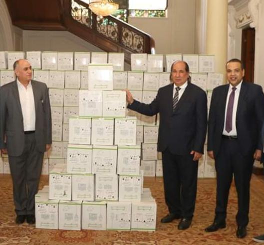 الوفد يوزع 2200 كرتونة أغذية بمناسبة شهر رمضان
