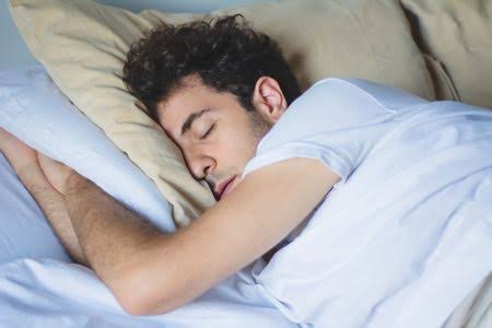 حكم صيام من ينام طوال نهار رمضان