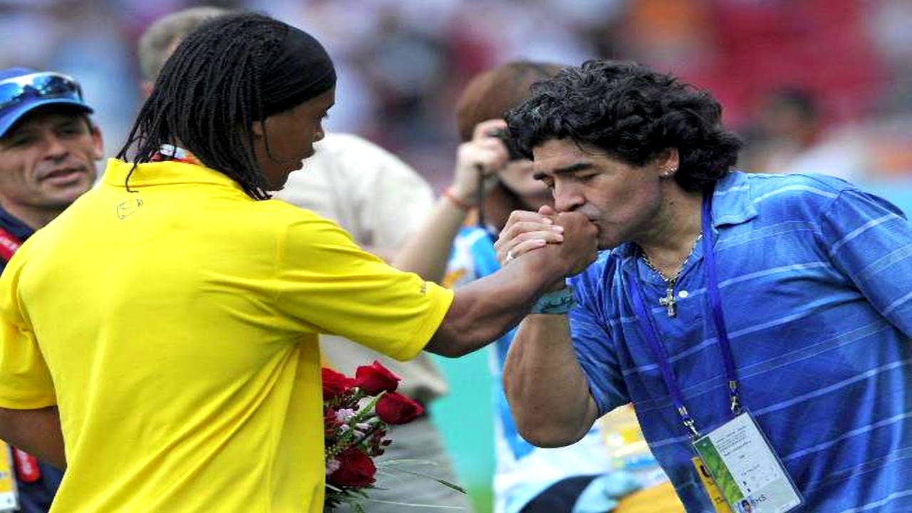 رونالدينيو ومارادونا