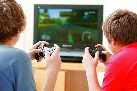 المصريون يلجأون لتأجير البلاي ستيشن لكسر الملل