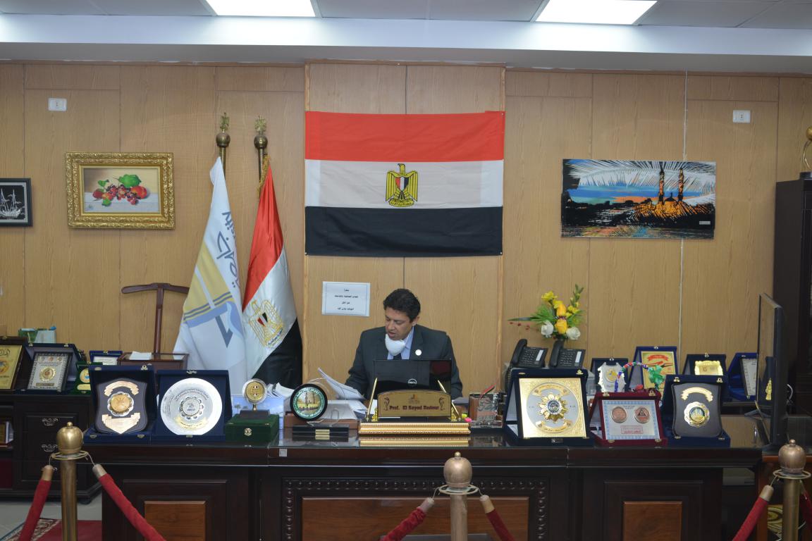  الدكتور السيد محمد دعدور