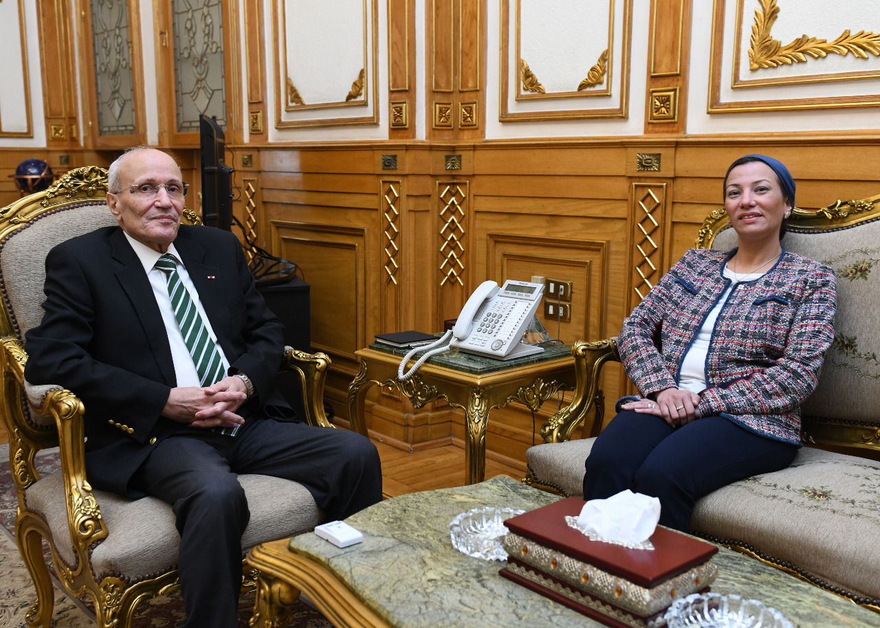 العصار ووزيرة البيئة