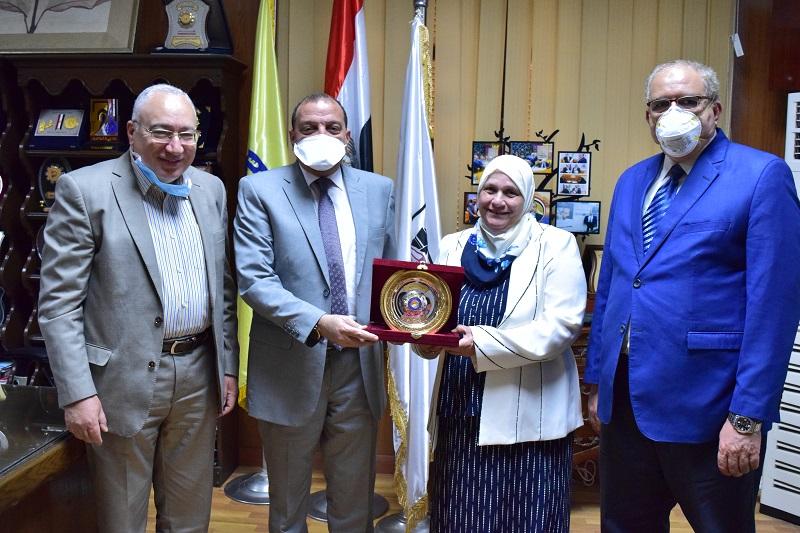  الدكتور منصور حسن رئيس جامعة بنى سويف