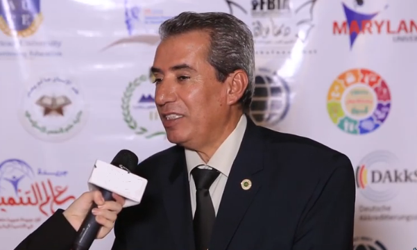 الإعلامي علي عبد الحليم