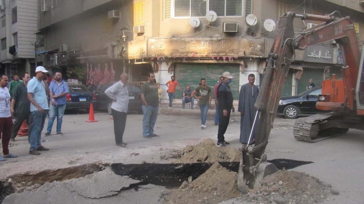 إصلاح الهبوط الأرضي بحدائق القبة  إصلاح الهبوط الأرضي بحدائق القبة