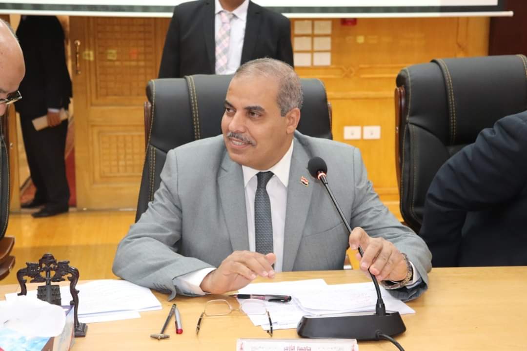 رئيس جامعة الأزهر 