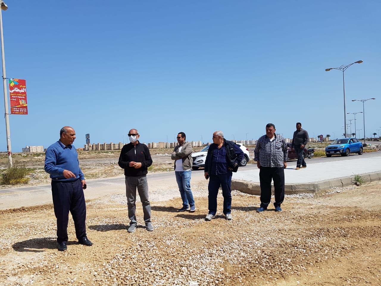 لمهندس محمد رجب يتفقد  أعمال الزراعة وتنسيق الموقع