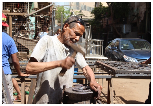 مهنة الحدادة.. صمدت على مر الزمان.. وهذه أبرز صعوباتها