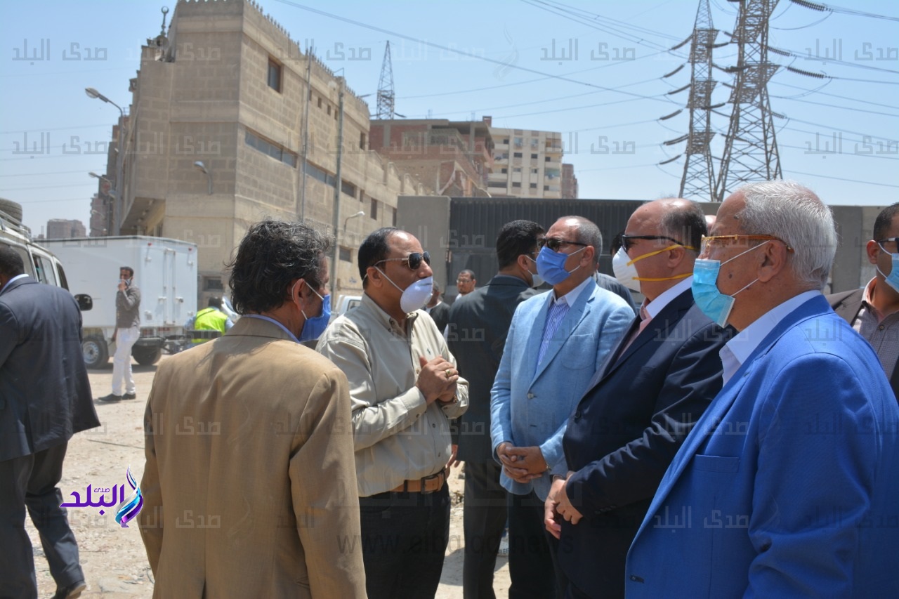 محافظ القاهرة يتفقد جسر السويس