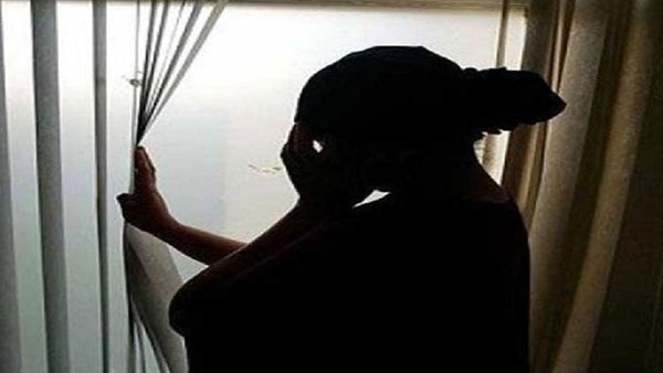 فتاة تمارس الرزيلة