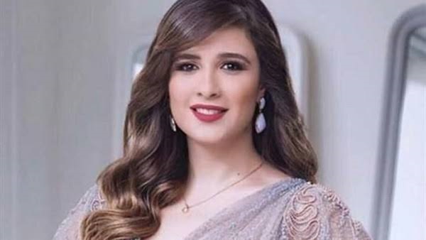 ياسمين عبد العزيز