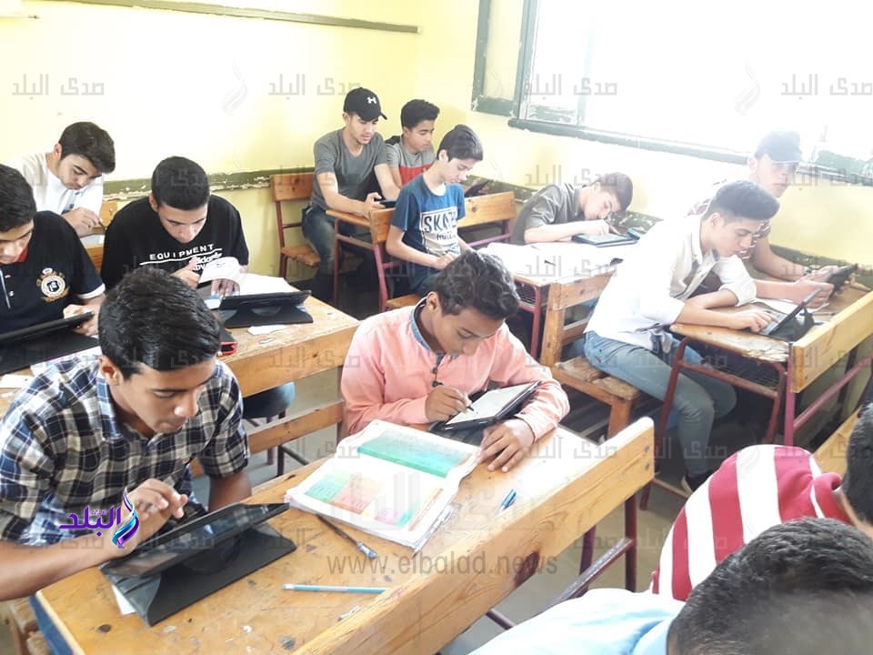 امتحانات الصف الاول الثانوي