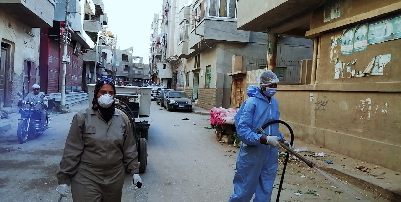حملات مكثفة لتطهير شوارع طما بسوهاج