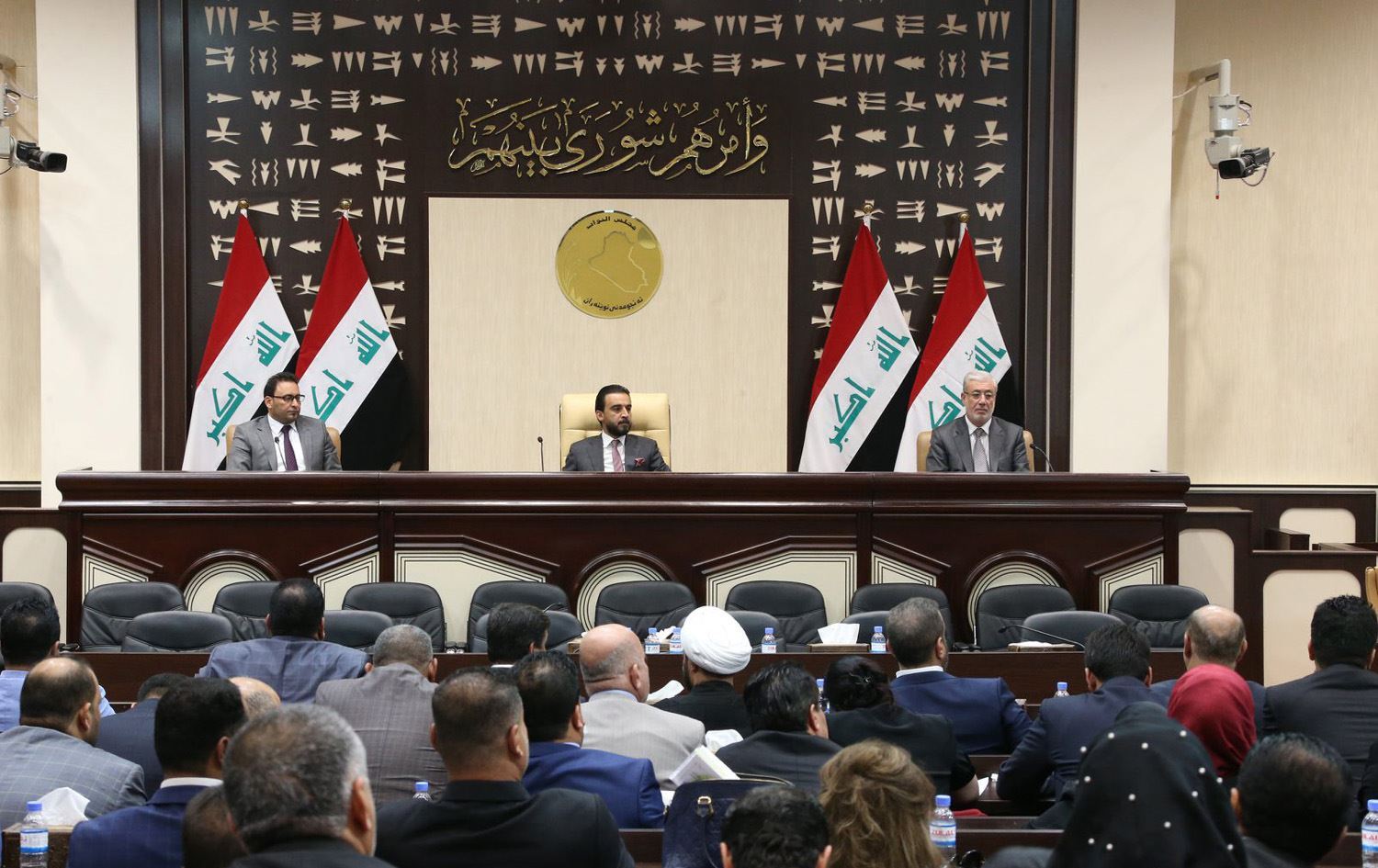 البرلمان العراقي يمنح الثقة لحكومة الكاظمي