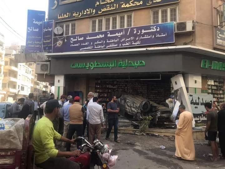 اقتحام سيارة ملاكي لصيدلية