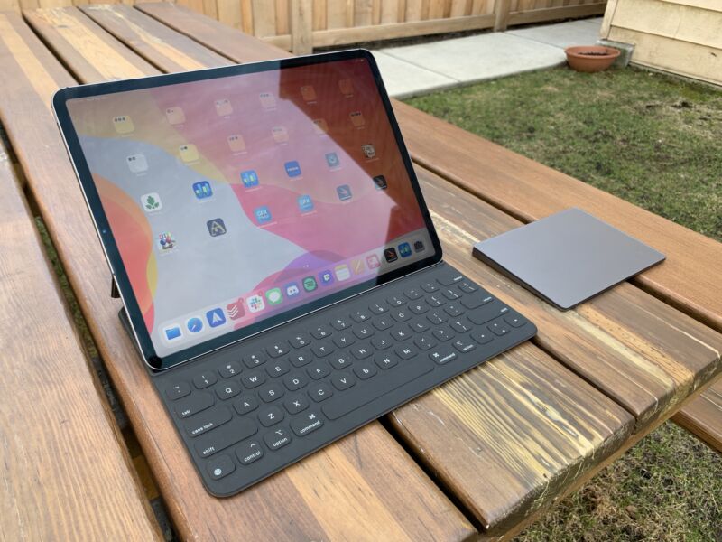  آيباد iPad pro اللوحية.