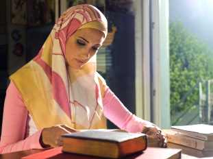 ما حكم قراءة القرآن للحائض؟