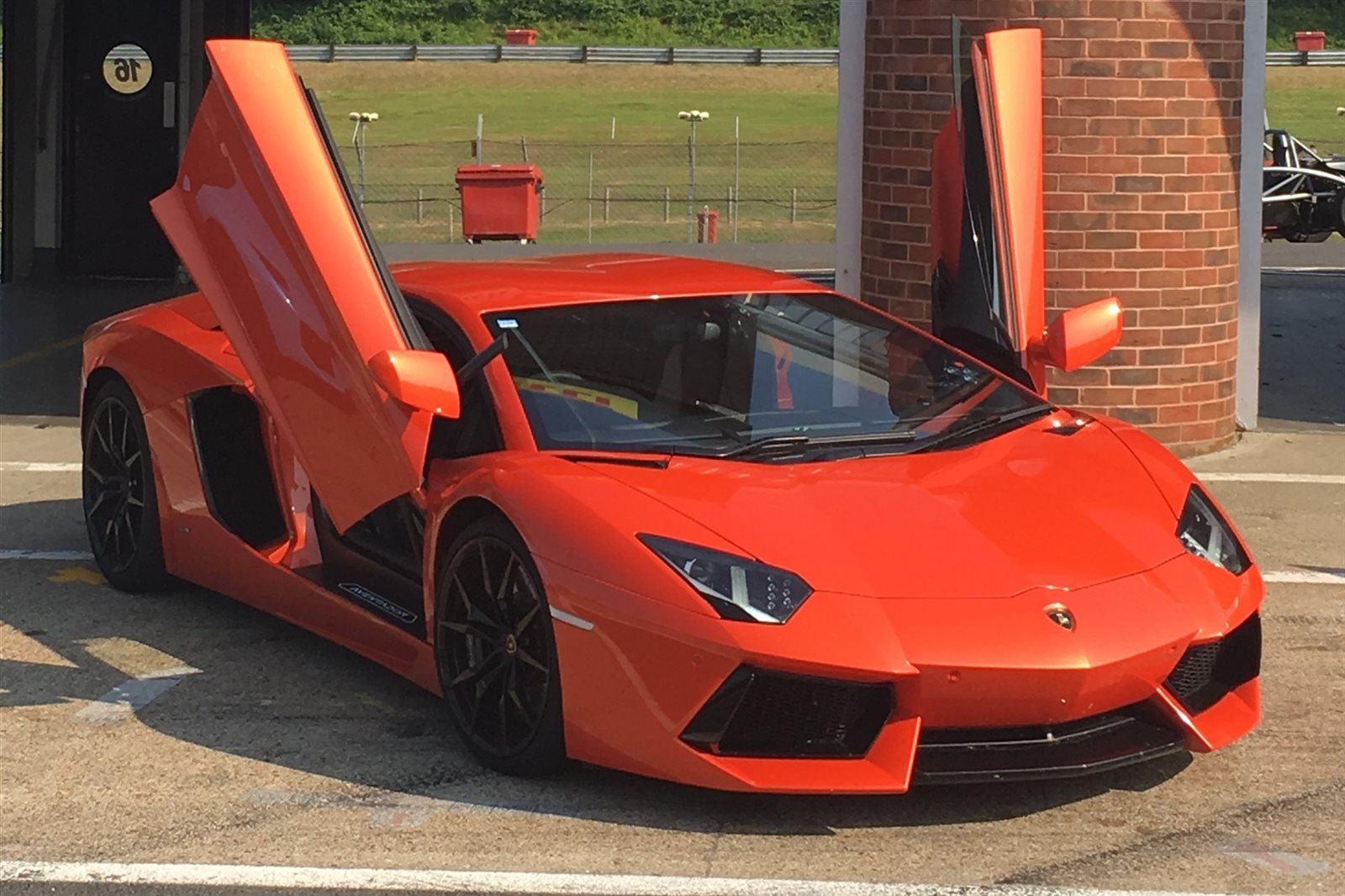 lamborghini aventador