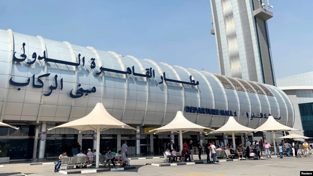 مطار القاهرة